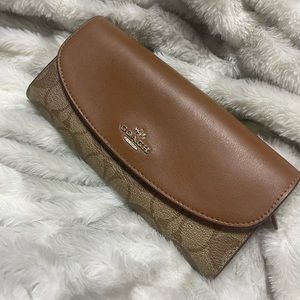 Tan Coach Wallet.